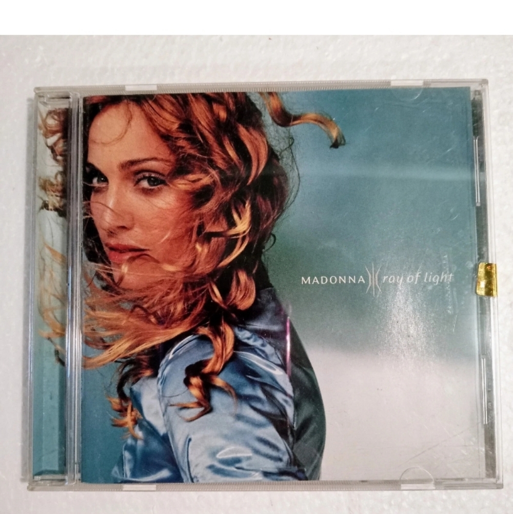 NEW.  Gold Tabbed Sealed. 1998 "Madonna Ray of Light" CD